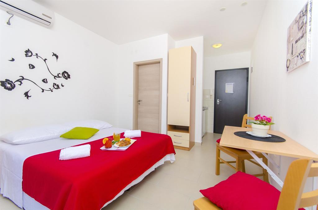 Donji Okrug  Apartments Pava מראה חיצוני תמונה